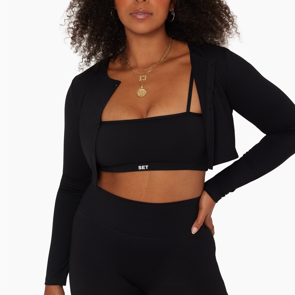 Set Active spandex cardigan.